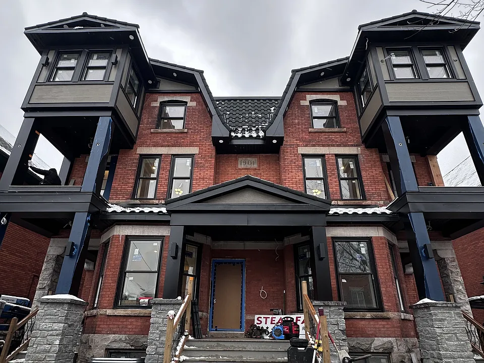157-159 James St