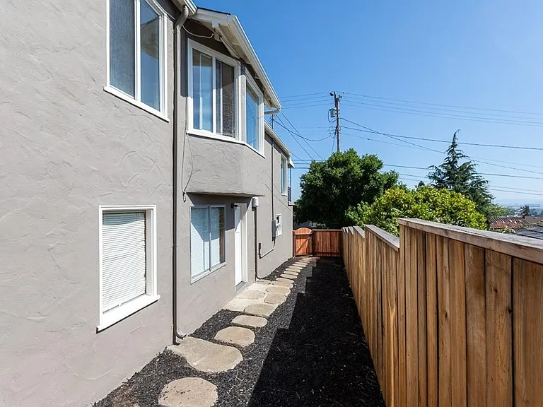 25 Stratford Rd — Photo 18