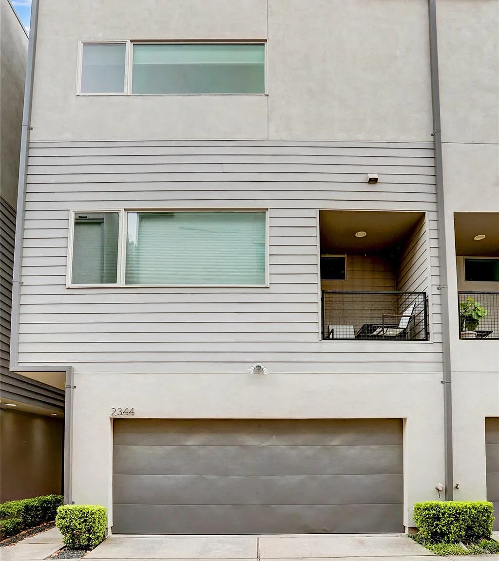 3 bed, 3.5 bath, 2050 sqft, $2,875 — Photo 1