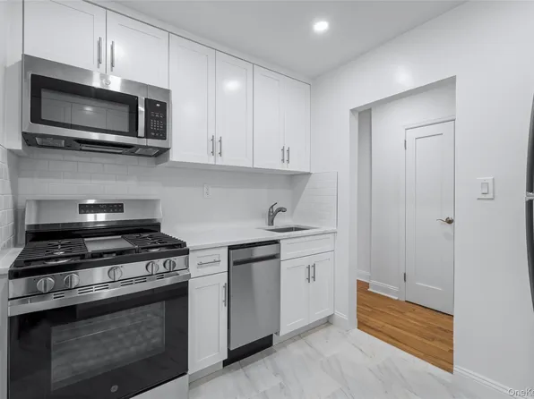 6535 Yellowstone Boulevard #2F, Forest Hills, NY 11375