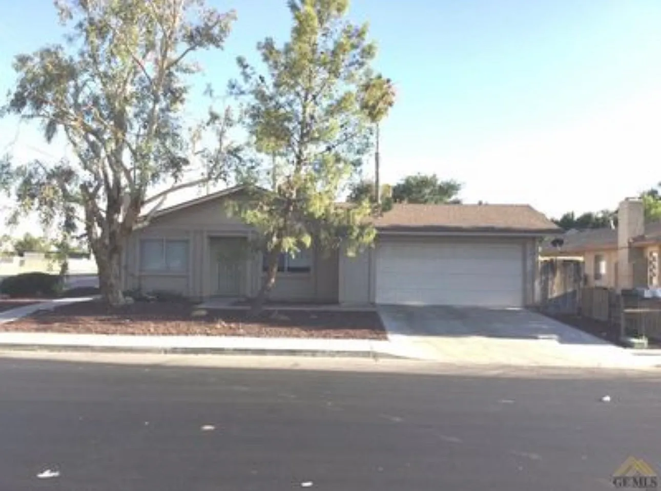 2 bed, 850 sqft, $1,550 — Photo 1