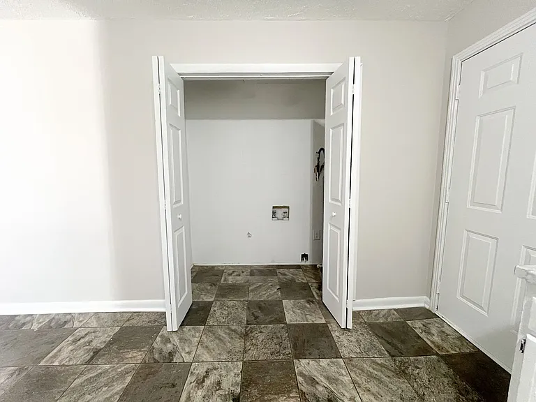 1139 Main St — Photo 9