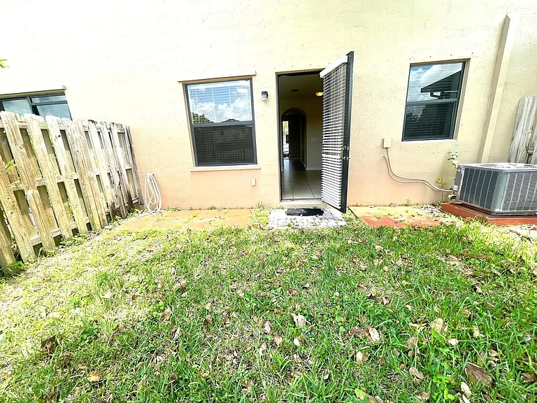 23364 SW 113th Psge #2336 — Photo 10
