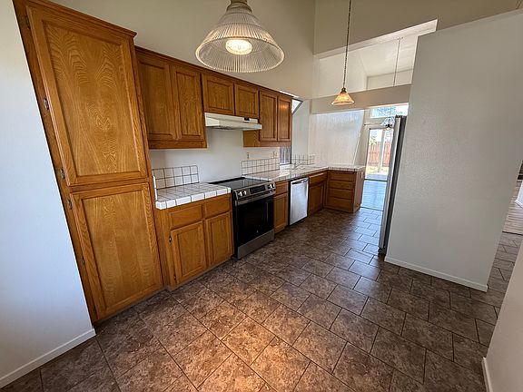 4th image of 2115 E Minarets Ave