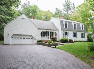 9 Golden Oaks Dr, Salem, NH 03079