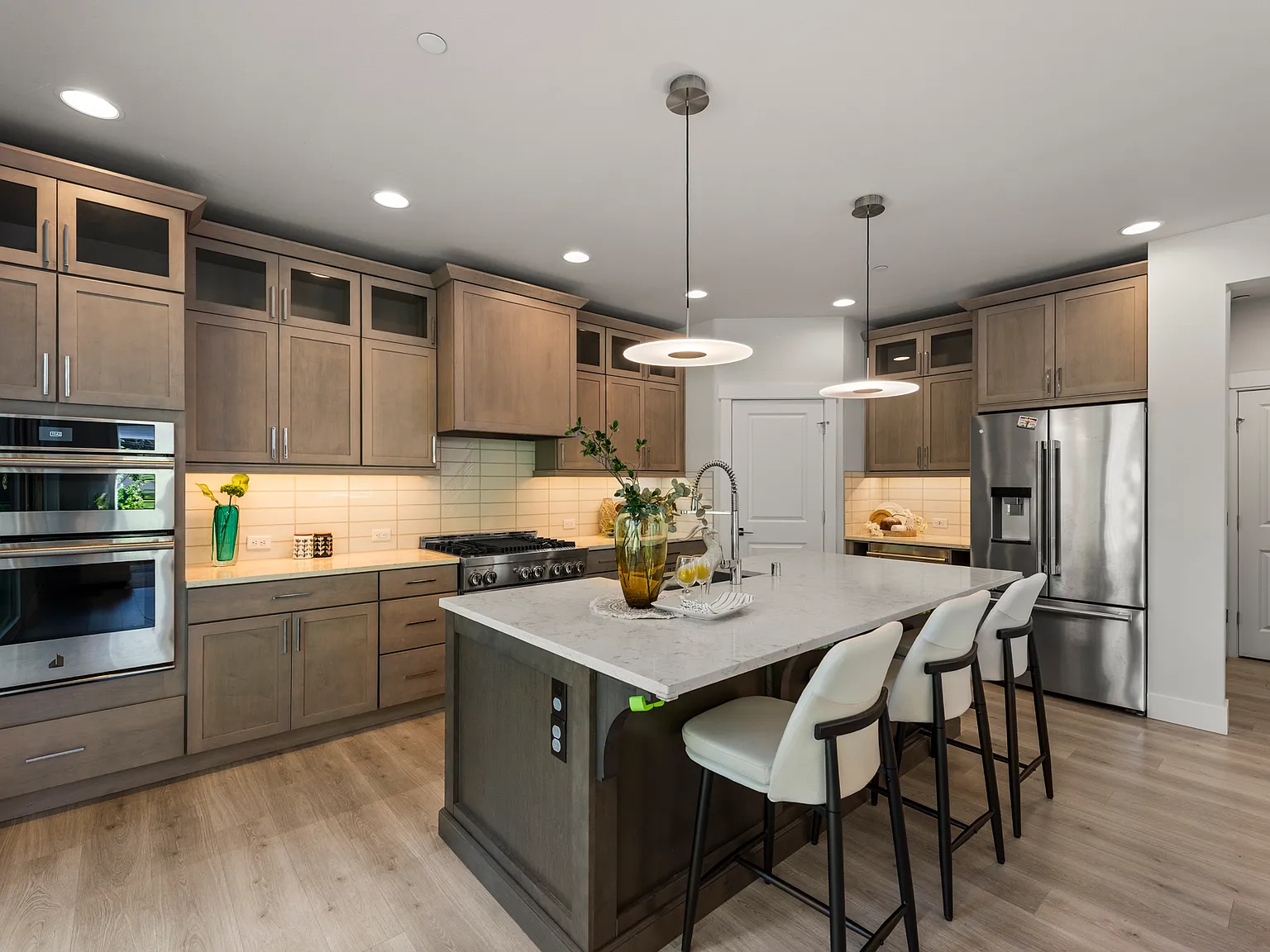 5 bed, 3443 sqft, $6,000 — Photo 4