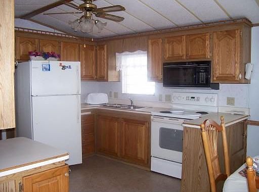 3rd image of 824 Nettles Blvd