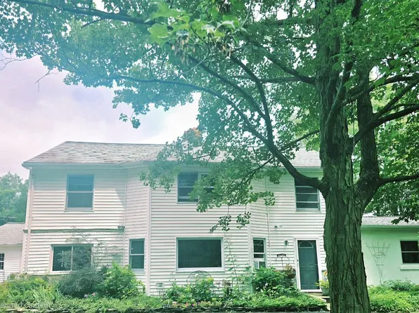 4650 Christian Dr, Clarence, NY 14031