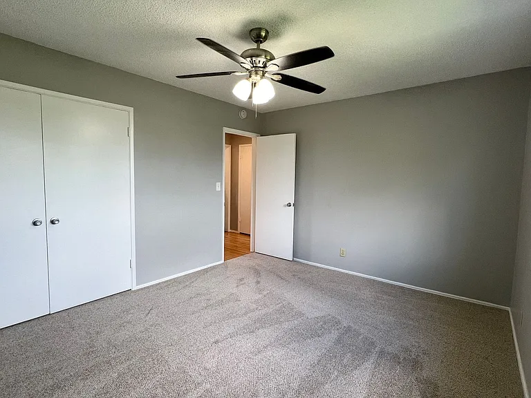 110 W. Renette Ave. — Photo 14