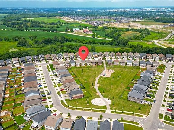 3rd image of 171 Freure Dr