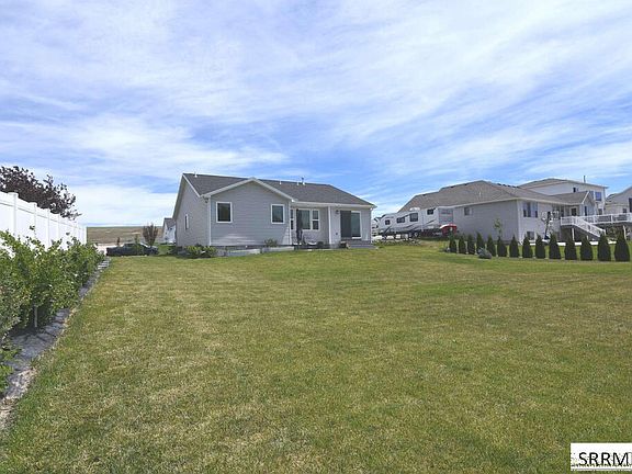 3rd image of 1324 Stone Dr