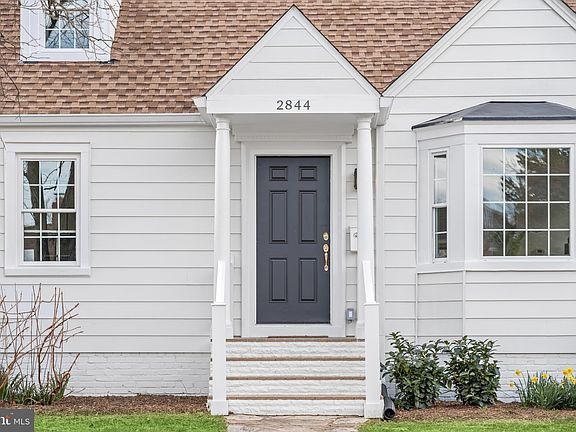3rd image of 2844 Meadow Ln
