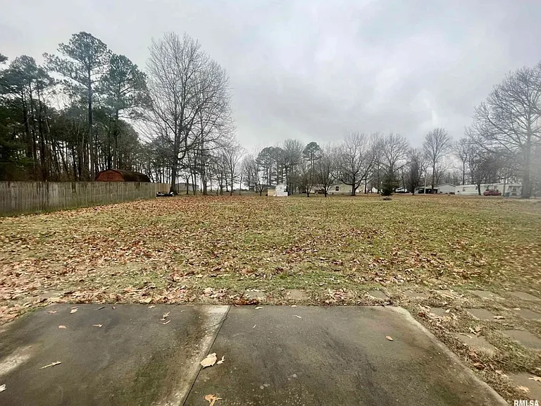 918 Whitecotton Dr — Photo 24