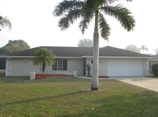 271 Bay Meadows Dr, Naples, FL 34113