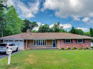 4 Schley Pl, Huntington, NY 11743