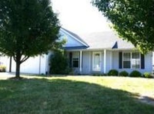 3252 Tanglebrook Dr, Shiloh, IL 62221