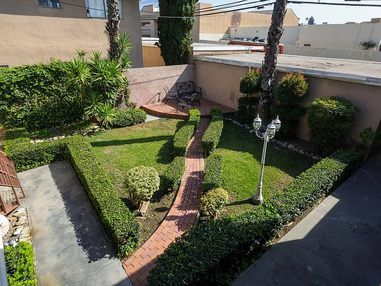 524 Silverwood Ave — Photo 13