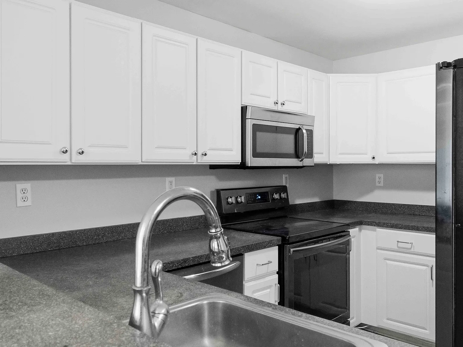 2 bed, 1630 sqft, $3,400 — Photo 4