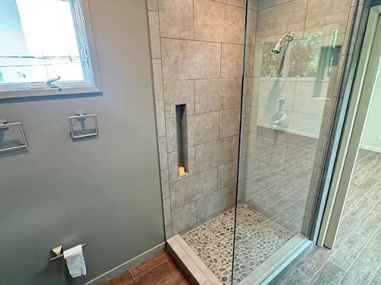 751 N Harper Ave — Photo 8