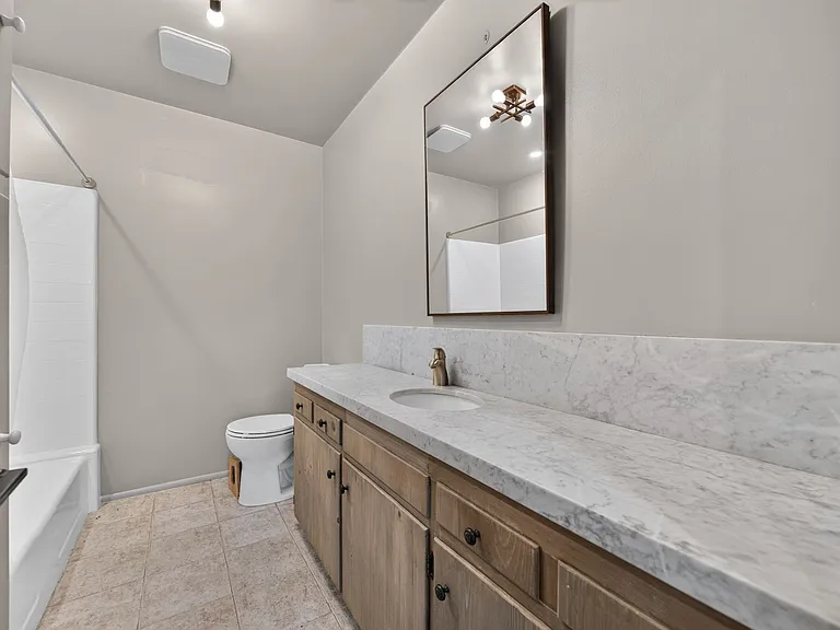 614 N Glendora Ave — Photo 11