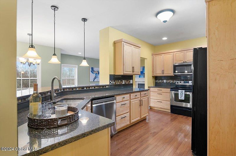 3rd image of 70 Beacon Street