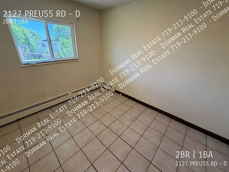 2127 Preuss Rd #D — Photo 7