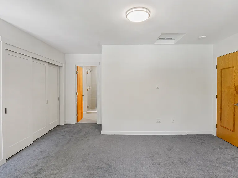 21017 SE 82nd St — Photo 35