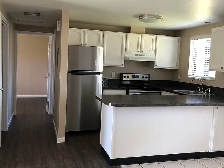 Churchill Village Apartments — Photo 34