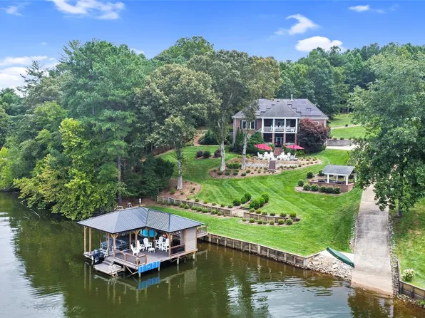 5568 Tanglewood Ln, Granite Falls, NC 28630