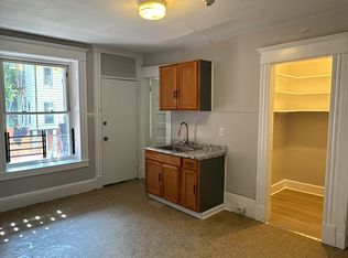 168 Essex St #2B, Holyoke, MA 01040