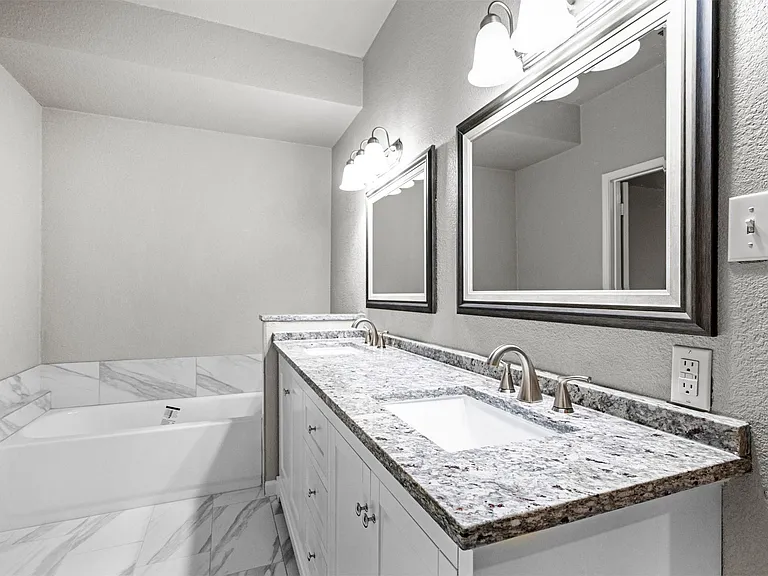 4219 Harvest Point Dr — Photo 22