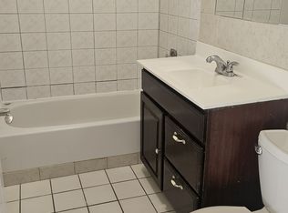 542 Sheridan Rd APT 2, Highwood, IL 60040