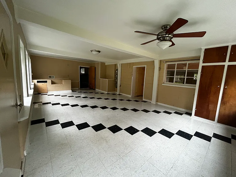 330 Sawmill Rd — Photo 7
