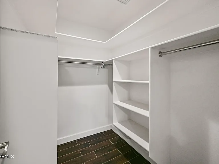 2914 E Michelle Dr — Photo 13
