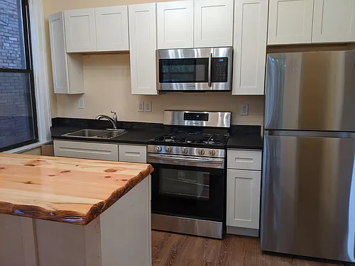 214 Peebles St #1 Photo 1