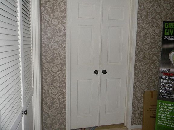 3rd image of 716 Court St