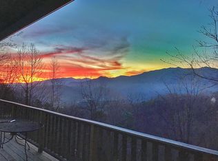 1424 S Baden Dr, Gatlinburg, TN 37738