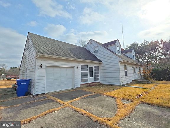 2nd image of 305 Court Blvd