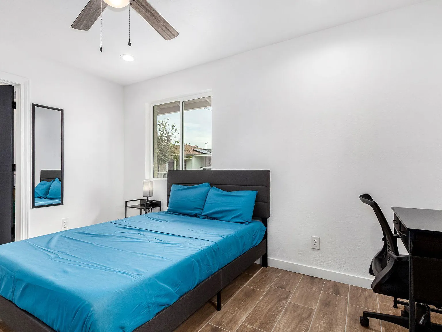 4 bed, 2.0 bath, 1712 sqft, $1,434 — Photo 4