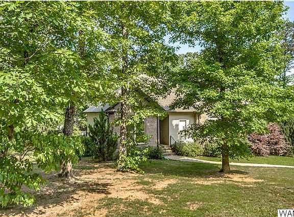 This 4 bedrooms, 3 baths HOME has lots of space including Bonus room, office/playroom