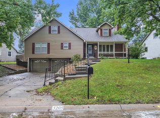 5205 Mockingbird Ln, Saint Joseph, MO 64506