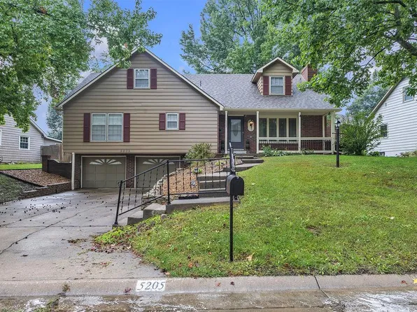 5205 Mockingbird Ln, Saint Joseph, MO 64506