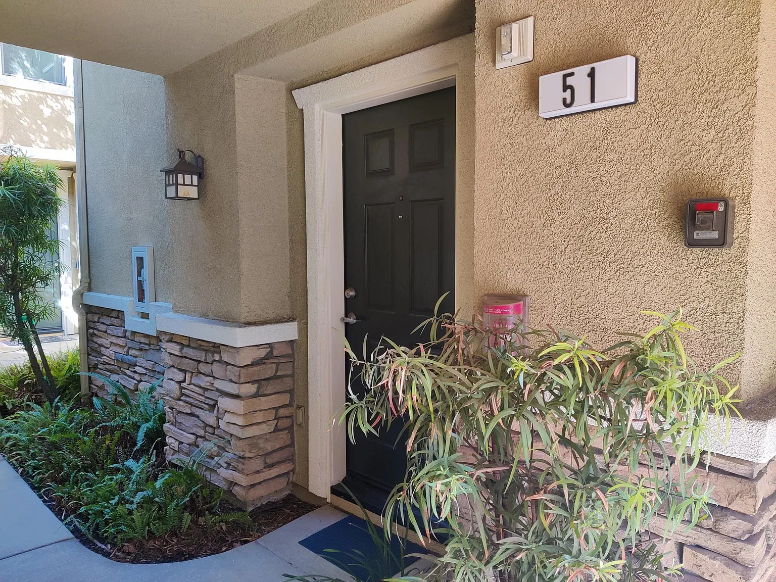 2 bed, 1264 sqft, $2,800 — Photo 2