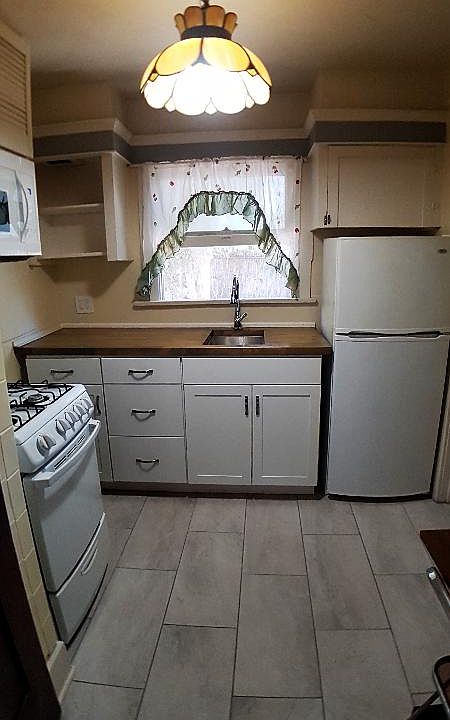 2nd image of 4129 Sunset Dr
