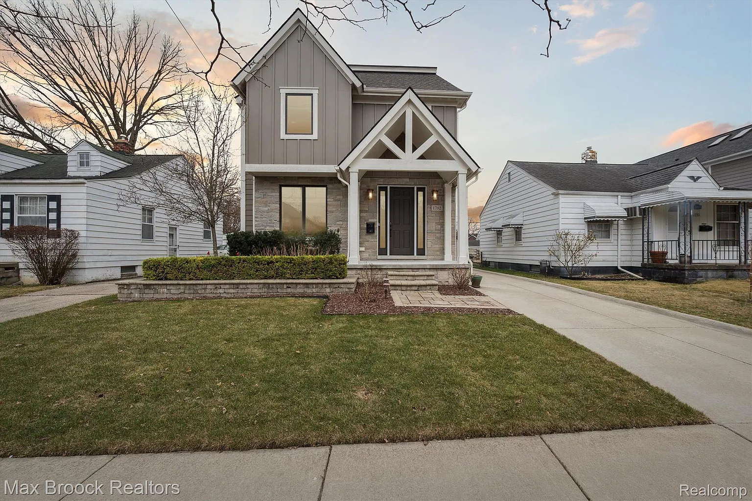 1782 Holland St photo 1
