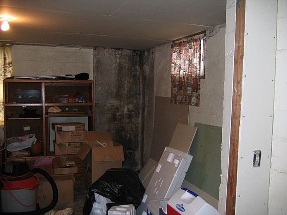 4th image of 17232 10th Ave S