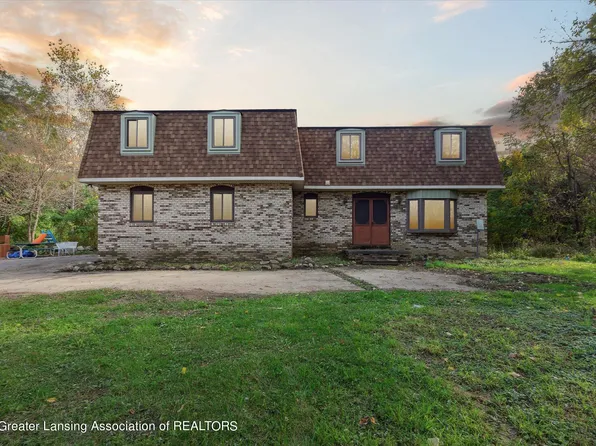 700 Frick Rd, Leonard, MI 48367