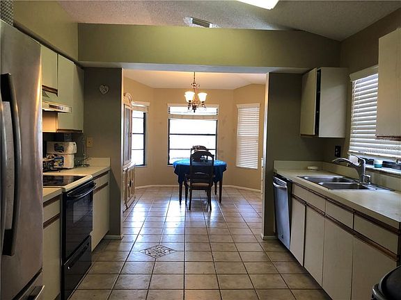 5th image of 10919 Carnelian Ln
