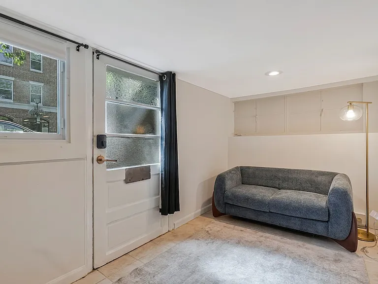1407 King St #1 — Photo 17