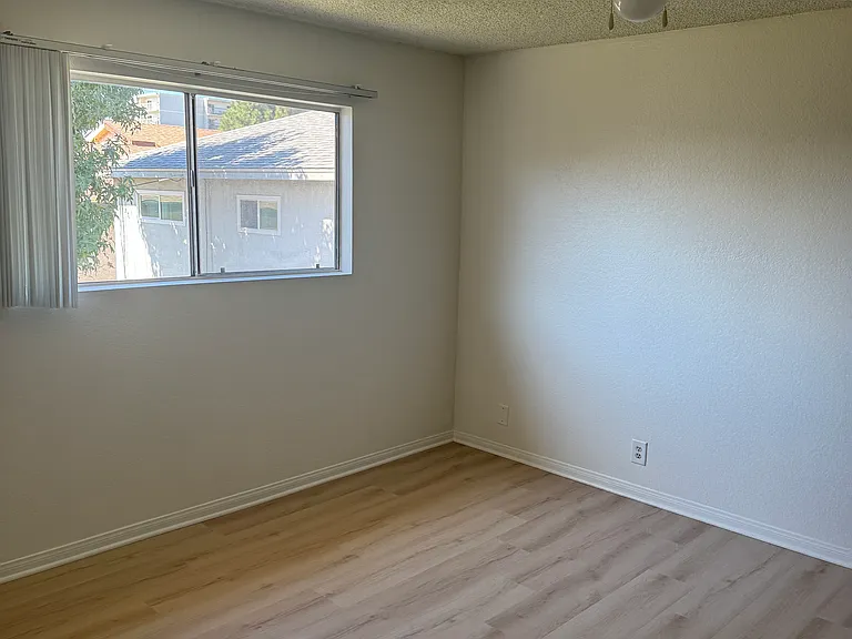 452 E Cypress Ave #C — Photo 5